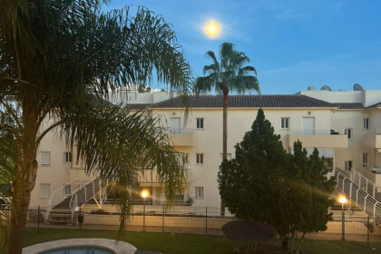 16e1c309d146f8418144a9c879c8ea3b - 13