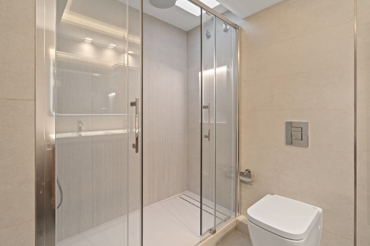 1885238bc494f85535ce46dbe0ab1c05 - 11