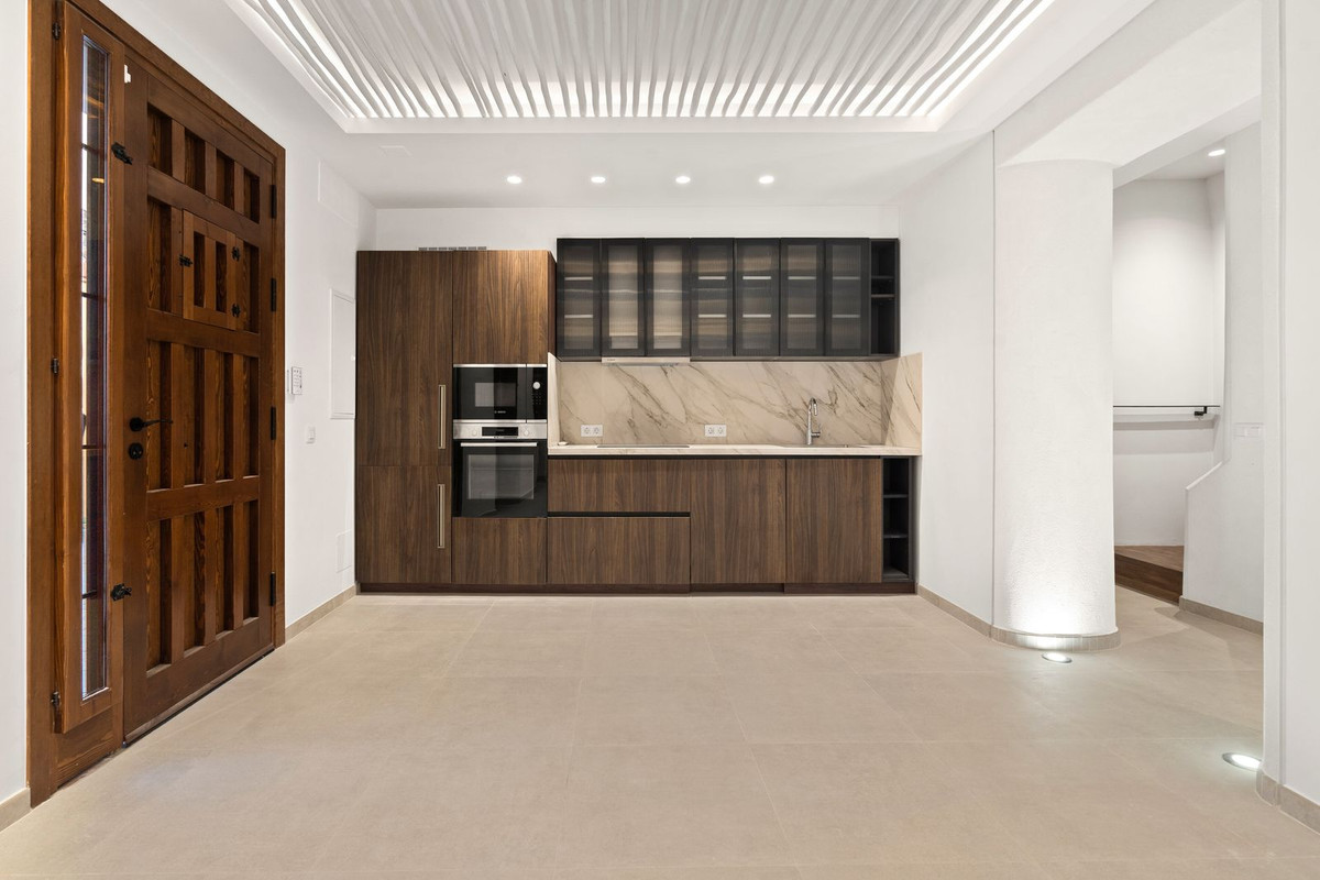 1885238bc494f85535ce46dbe0ab1c05 - 22