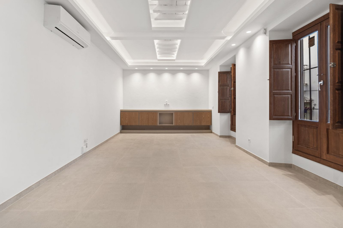 1885238bc494f85535ce46dbe0ab1c05 - 24