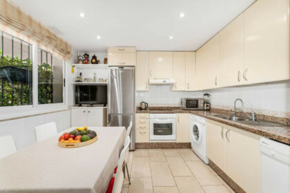 1bd0ae6e14aa49371893aa74a42811fa - 10