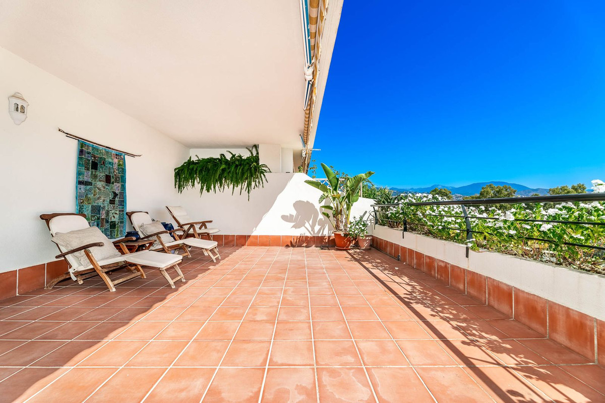 1bd0ae6e14aa49371893aa74a42811fa - 22