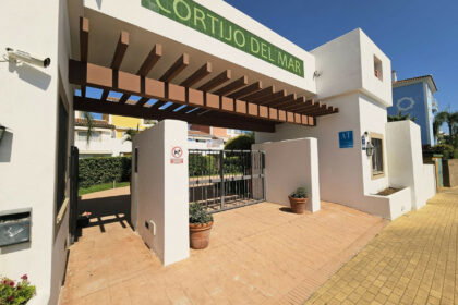 1ca0d3e757b452c6e5b6dbfa2200ec6f - 70