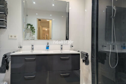 1f921a6b9d0e0dbdbf859e6def343e37 - 20