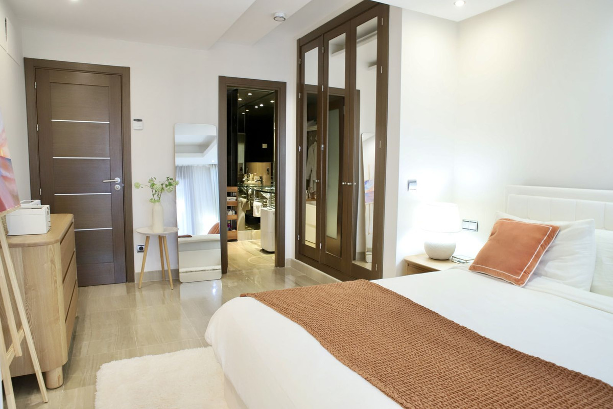 23c5eb68c93c9a48305b9d45a4730582 - 11