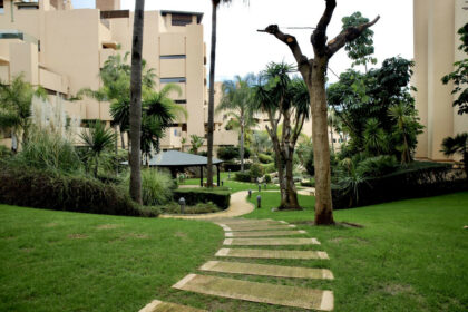 23c5eb68c93c9a48305b9d45a4730582 - 18