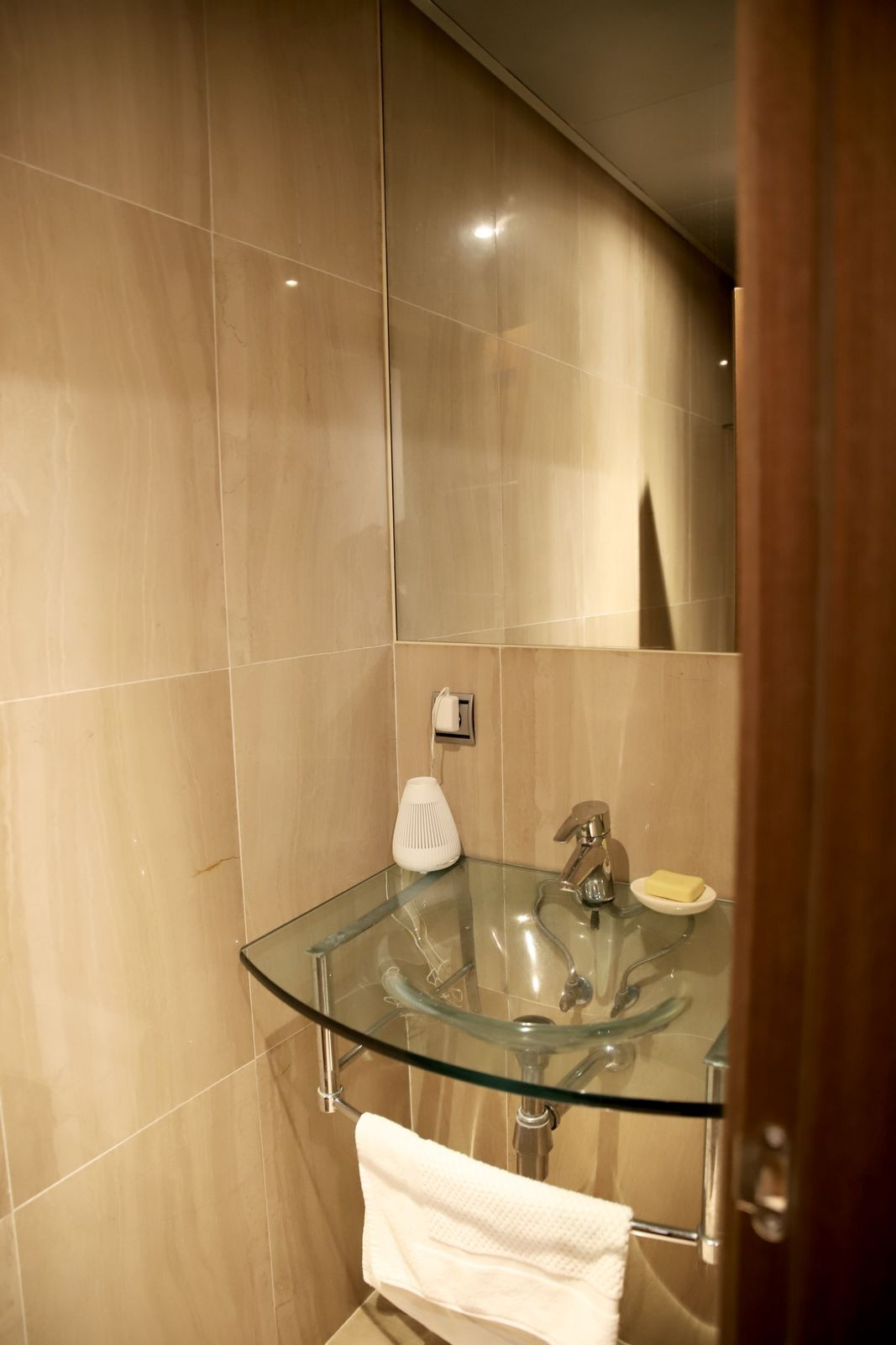 23c5eb68c93c9a48305b9d45a4730582 - 6