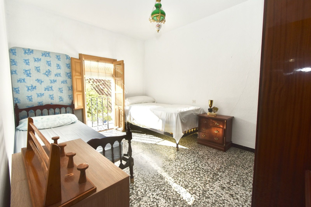 2492d720b606325832dfea537f9cd658 - 12