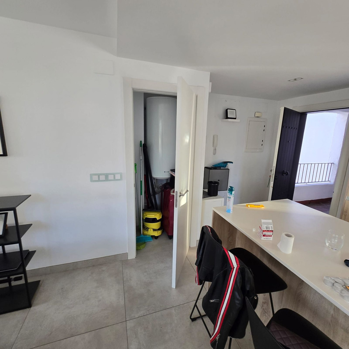 24c25729867f03cb5fdf6a46f46fb998 - 8