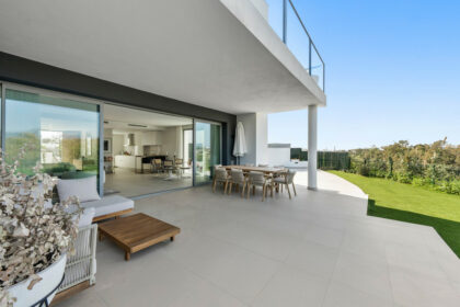 24c8e4ab7a926bdcb813279e858d6ca4 - 23