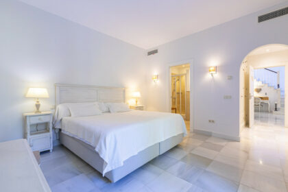 2639e6ff439d580781b2d4c5dee15bd9 - 23