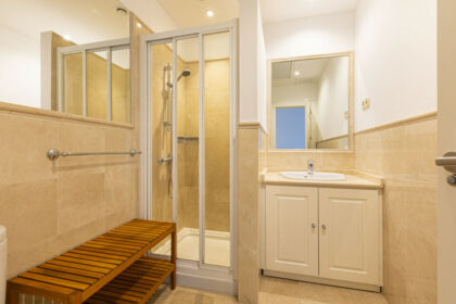 2639e6ff439d580781b2d4c5dee15bd9 - 24