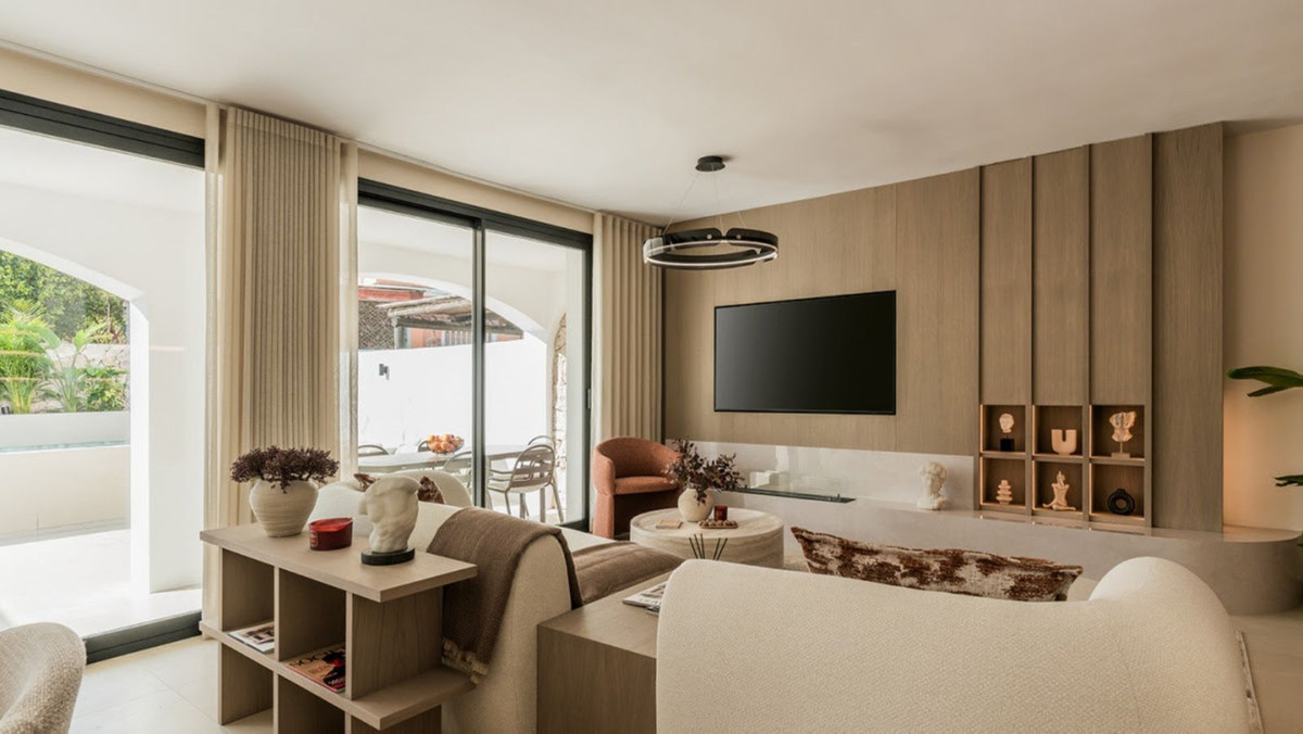 281336e199e55f8e8aabee34bd4e4418 - 1