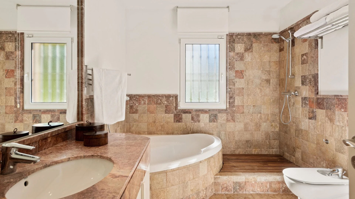 290bf06b79cbd3550a35610f0f6a7253 - 15