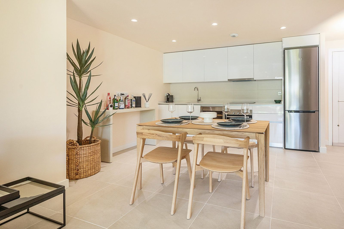 2a136ce936721e21415f3a5ada03ecdb - 12