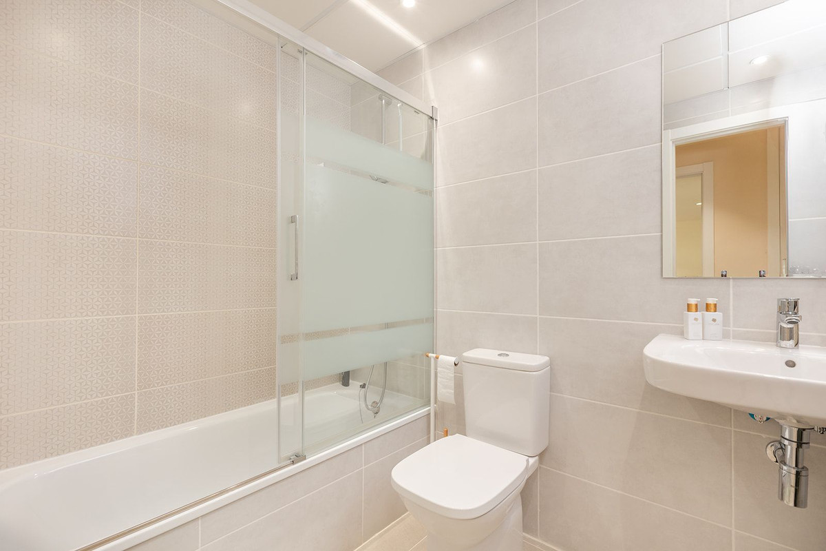 2a136ce936721e21415f3a5ada03ecdb - 20