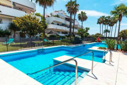 2b7c68809b98c7b7ececd45824b8494e - 1