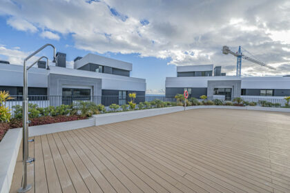 2c3d3654401a848f84326801a799839c - 23