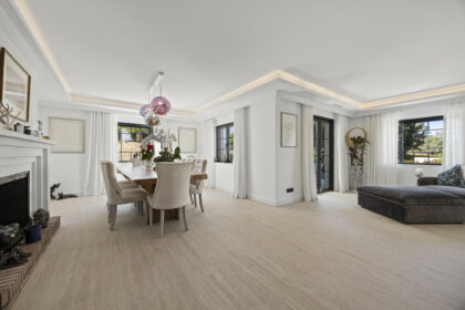 2d426816a14211a19040cbfb7d87ec81 - 12