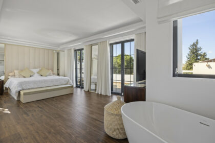 2d426816a14211a19040cbfb7d87ec81 - 37