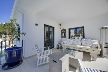 2d426816a14211a19040cbfb7d87ec81 - 43