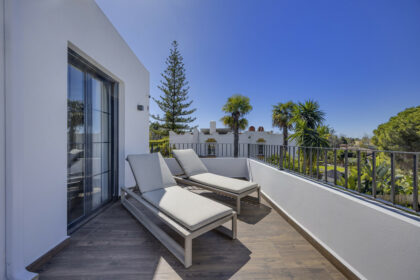 2d426816a14211a19040cbfb7d87ec81 - 50