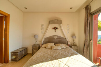 2dc527d4d47c0b7a15f636125c200430 - 17