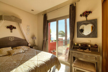 2dc527d4d47c0b7a15f636125c200430 - 18