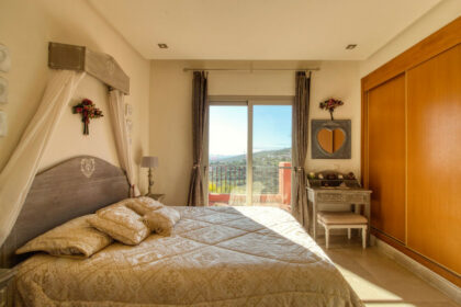 2dc527d4d47c0b7a15f636125c200430 - 19