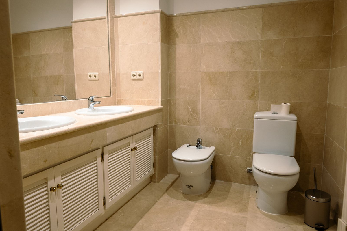 2de898981fb1102bb98c2df5a1dd791f - 23