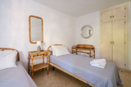 3045082f6e116a26bee21a9a5a85cb46 - 22