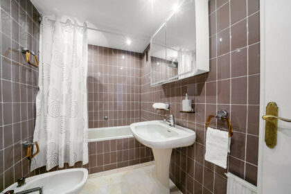 3045082f6e116a26bee21a9a5a85cb46 - 28