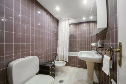 3045082f6e116a26bee21a9a5a85cb46 - 29