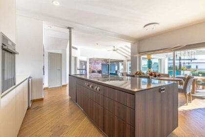 335e04fb0192da5ef588def454ea4f89 - 29