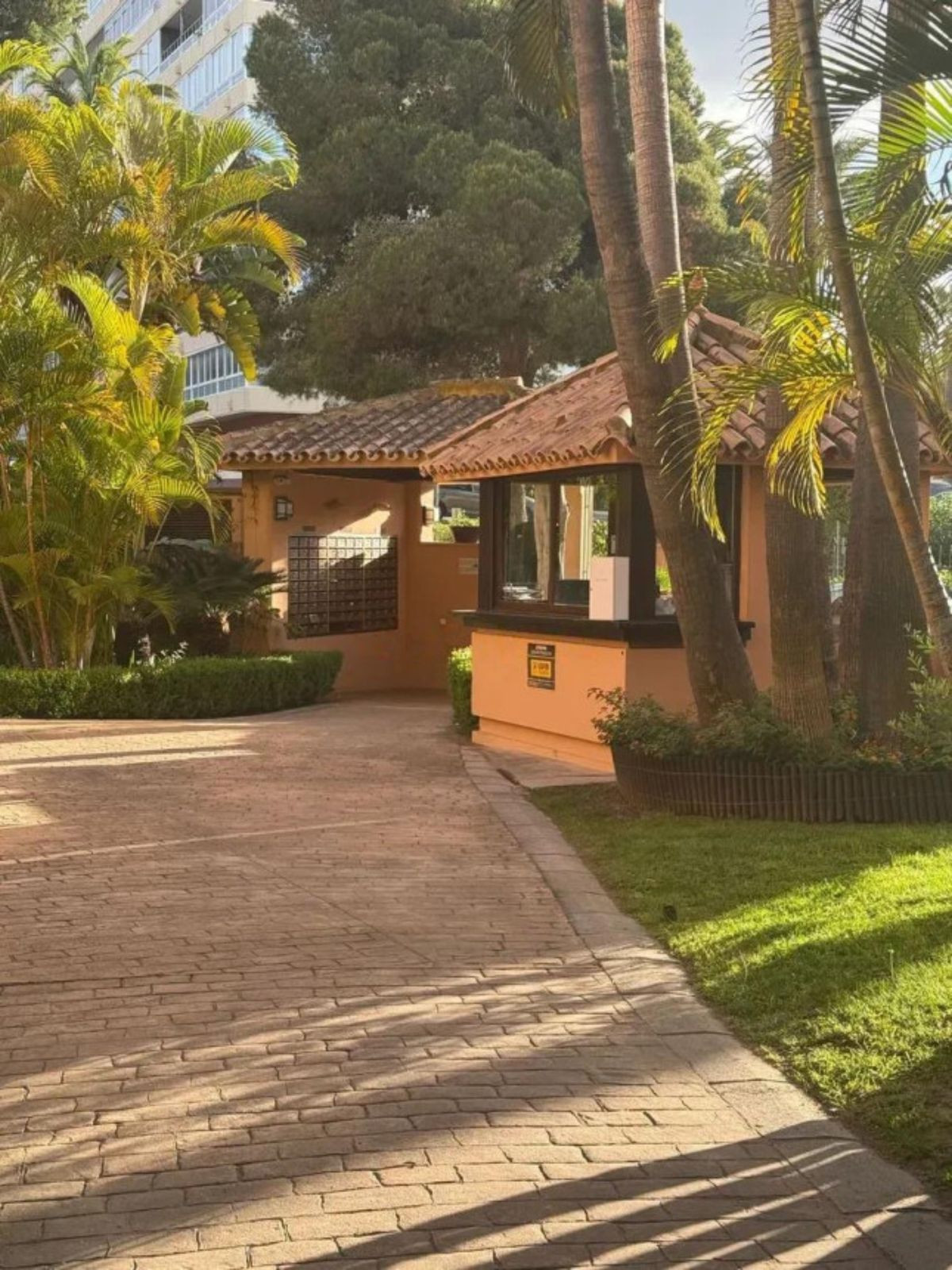 39bf0195eb5d51e6407d2a86d42c3154 - 17