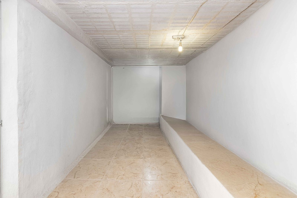 3a43aade3770e19ff3f68eb86f64d203 - 24