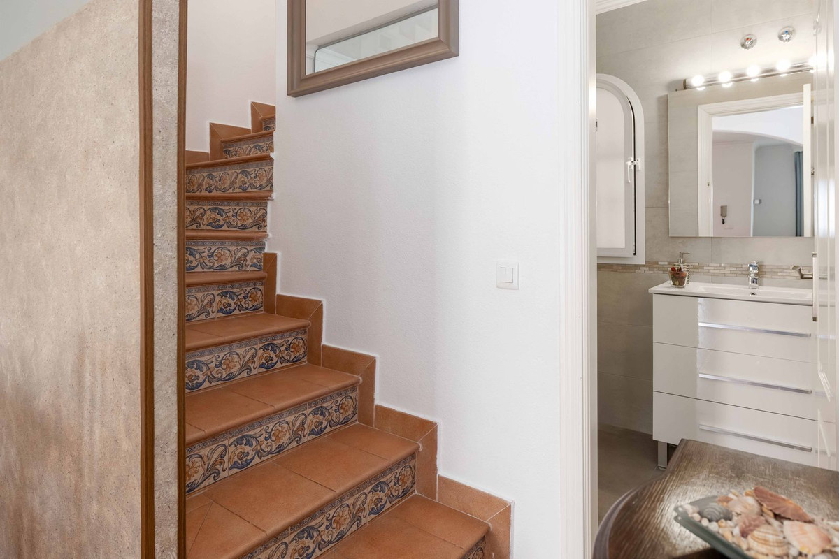 3a43aade3770e19ff3f68eb86f64d203 - 44