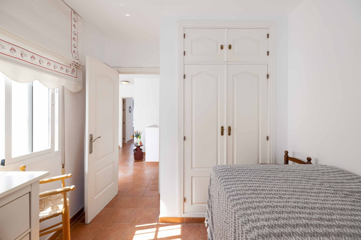 3a43aade3770e19ff3f68eb86f64d203 - 47