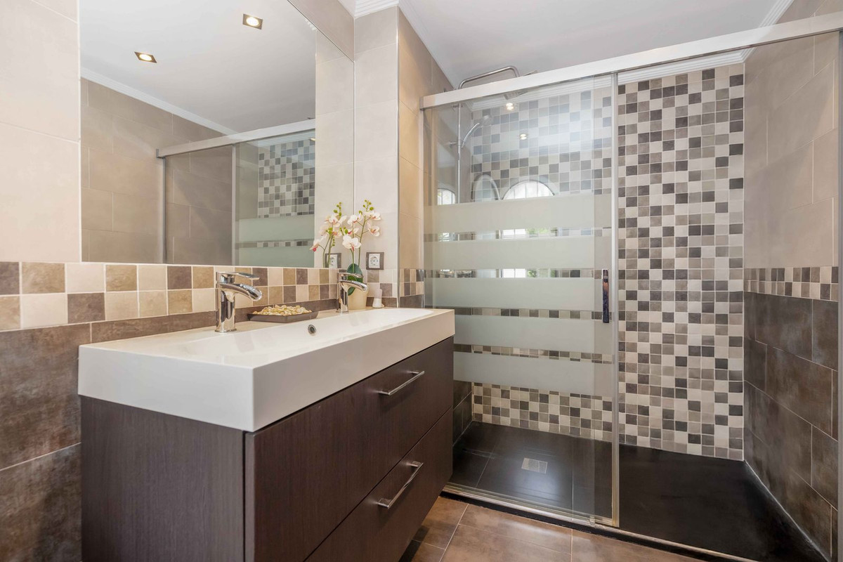 3a43aade3770e19ff3f68eb86f64d203 - 49