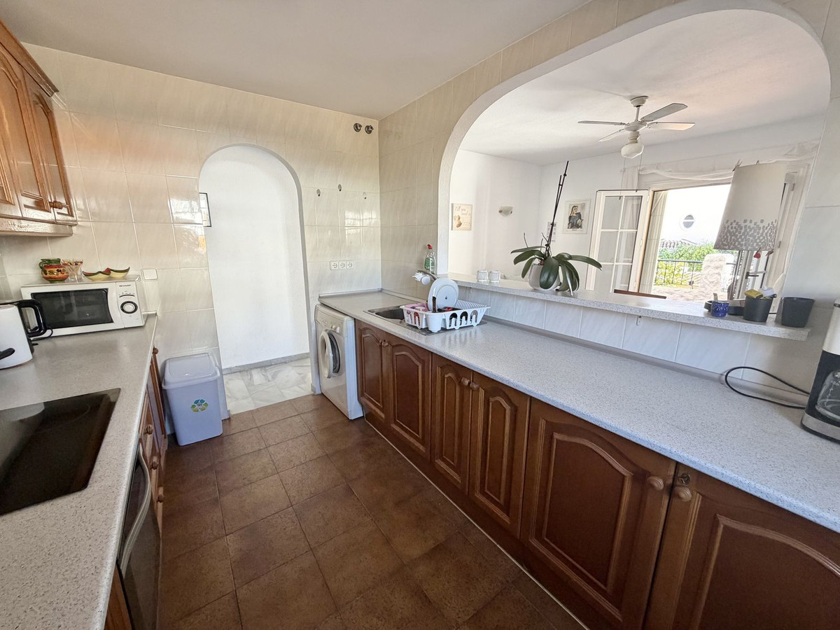 3b4630fdb3032b79a8373d3e5a8a7b4b - 13