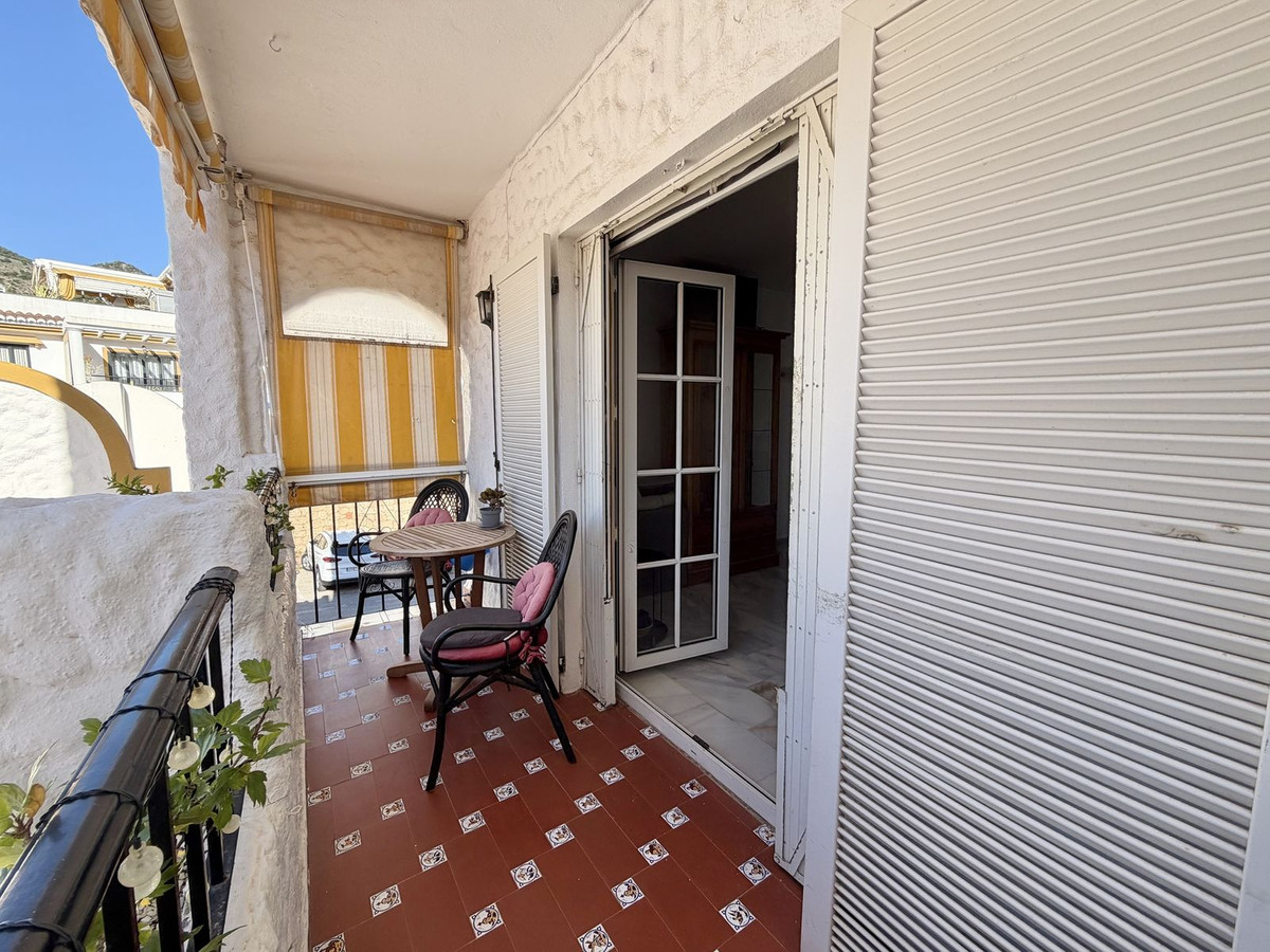 3b4630fdb3032b79a8373d3e5a8a7b4b - 18