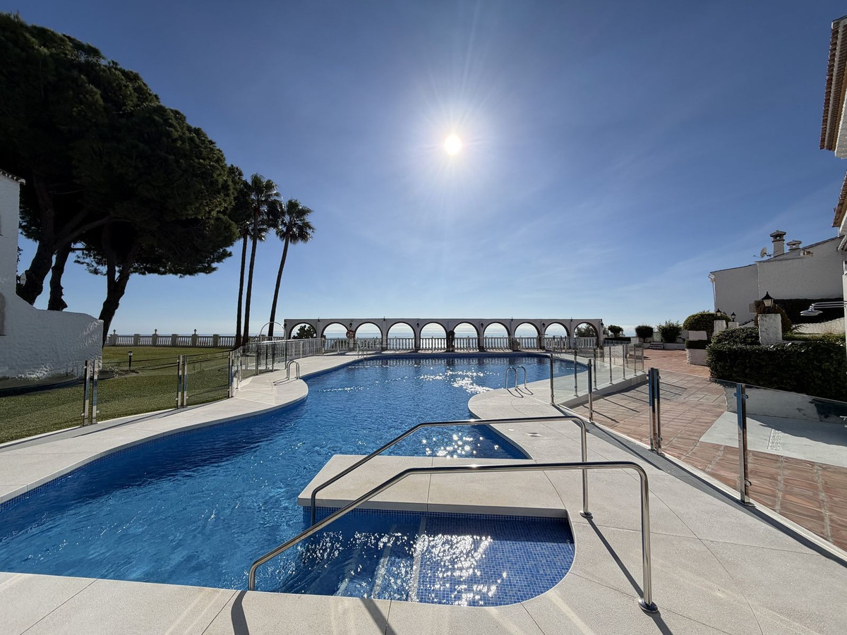 3b4630fdb3032b79a8373d3e5a8a7b4b - 3