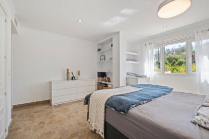 3db3472d907684c77cbe5415b0afae80 - 13