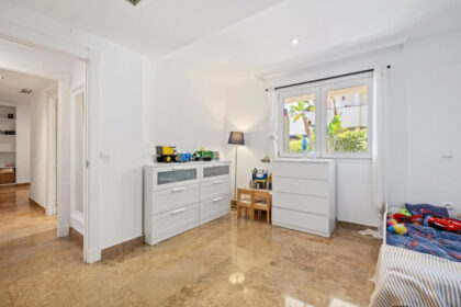 3db3472d907684c77cbe5415b0afae80 - 24