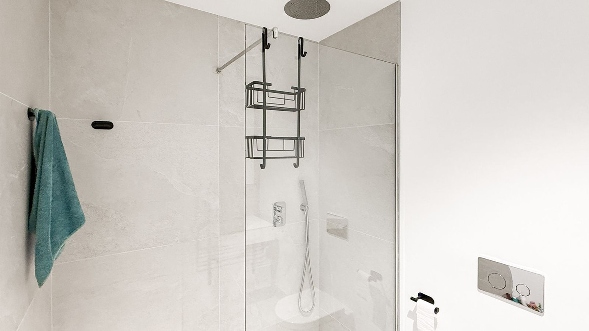 3f3bb053deb15dfe2b30ff2bc557f8b8 - 18