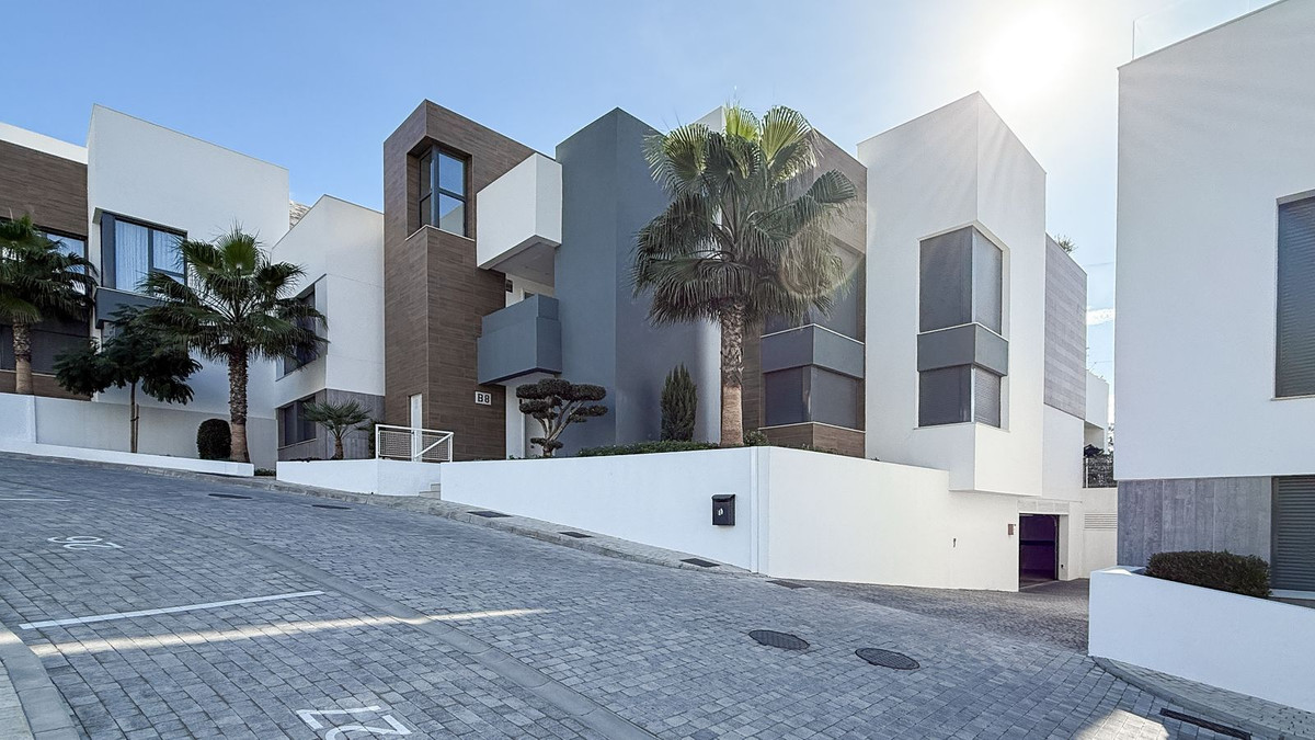 3f3bb053deb15dfe2b30ff2bc557f8b8 - 47