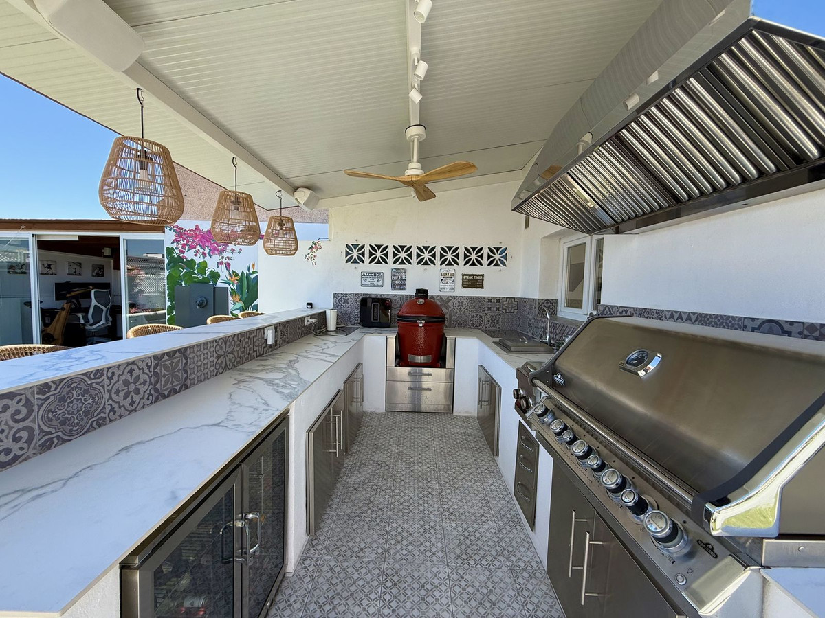 41d4651af4b00c65dc6a313f0d0bbcc7 - 11