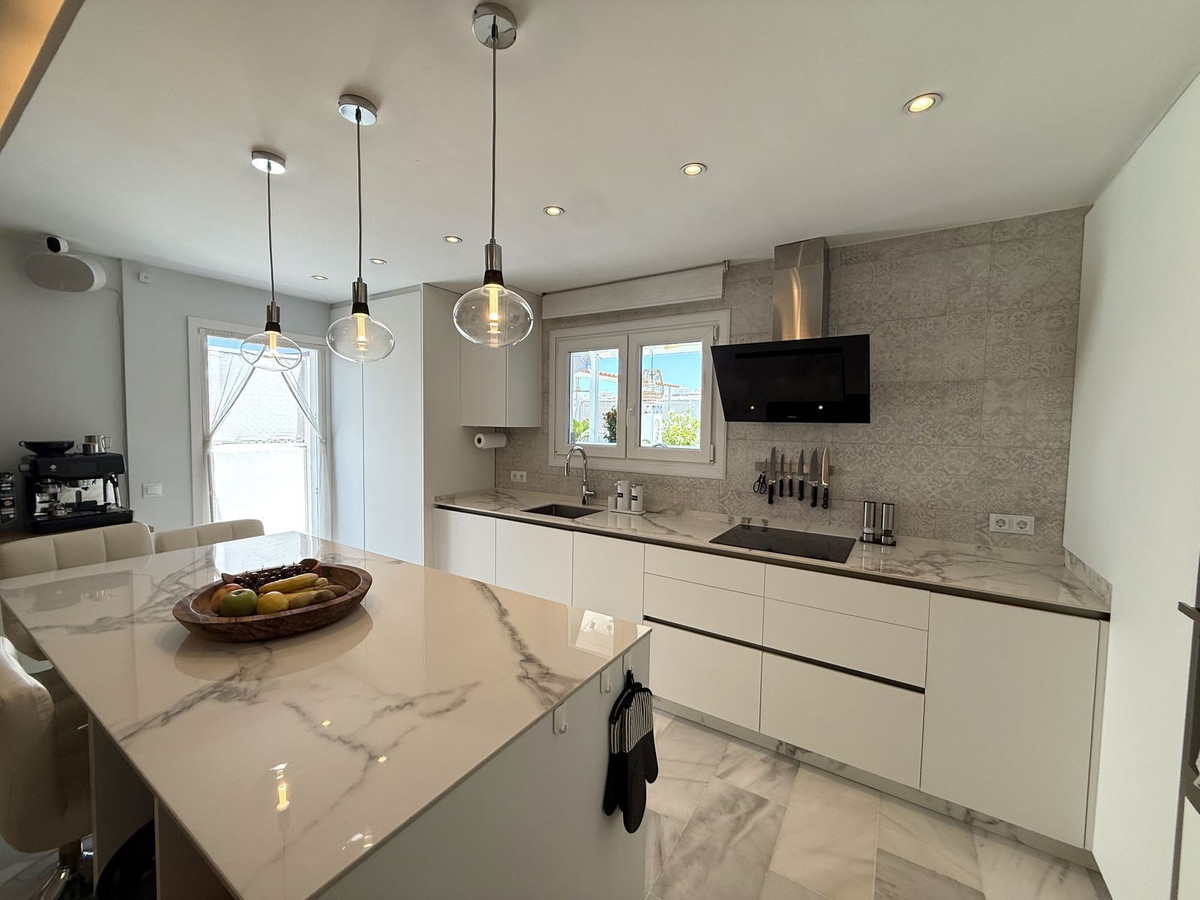 41d4651af4b00c65dc6a313f0d0bbcc7 - 17