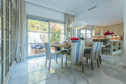 49aaddad02580db51de92df3417cf12c - 32