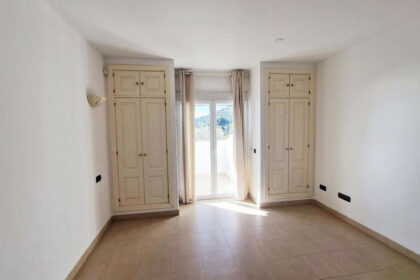 4a1db00960b8e69f4865fcdbc72c26c7 - 12